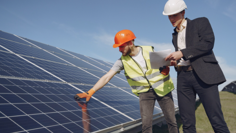 Zonnepanelen Installeren en Onderhouden Door DakPlus